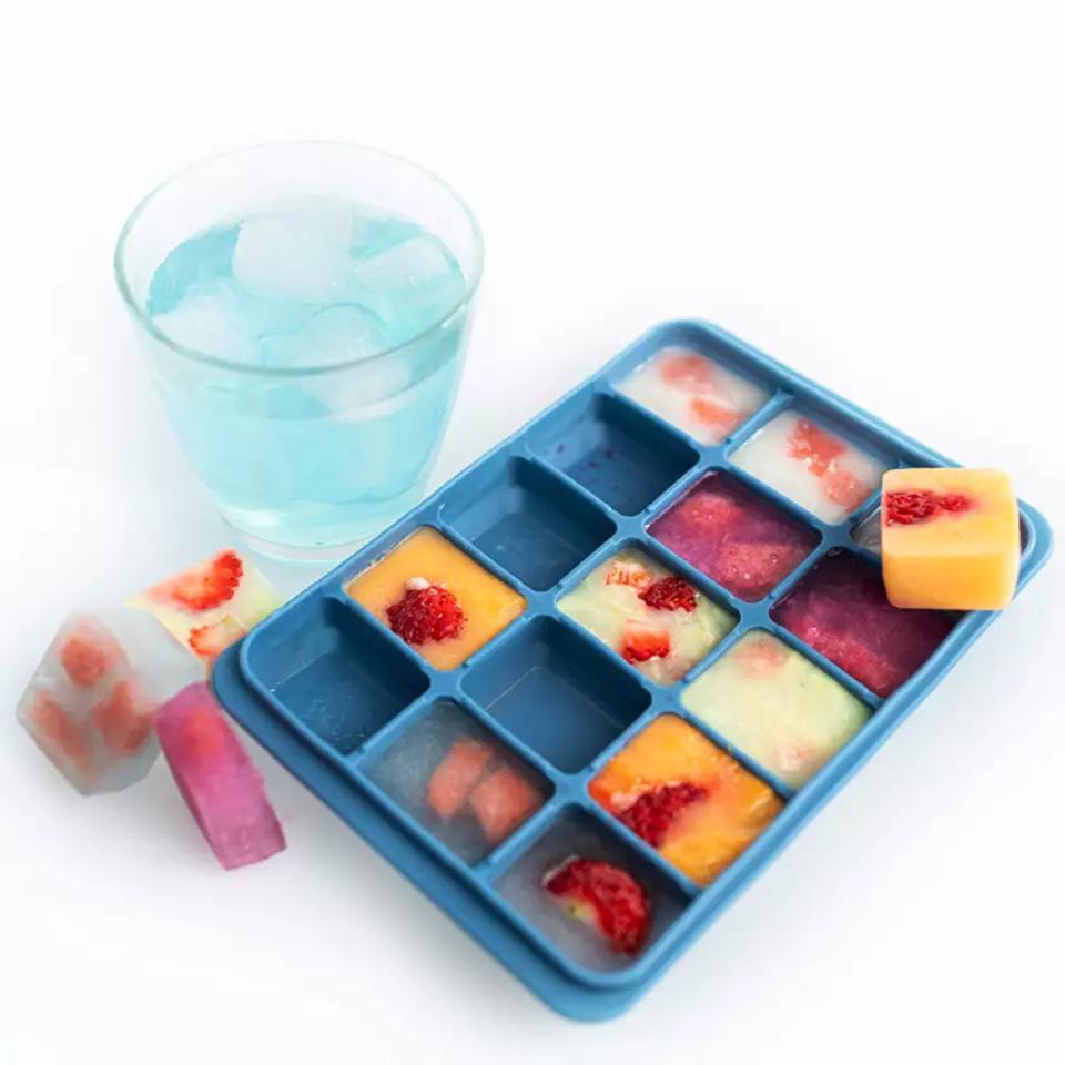 Wholesale Creative Silicone Ice Cube Mold with Lid Household Refrigerator DIY Silicone Ice Tray for Drinks, Whiskey, Ice Cream